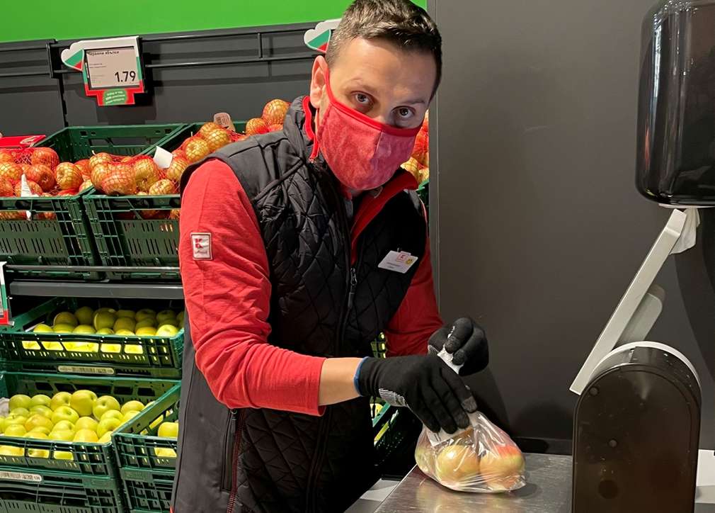 Александър Сано стана част от екипа на Kaufland Перник за ден Александър Сано стана част от екипа на Kaufland Перник за ден