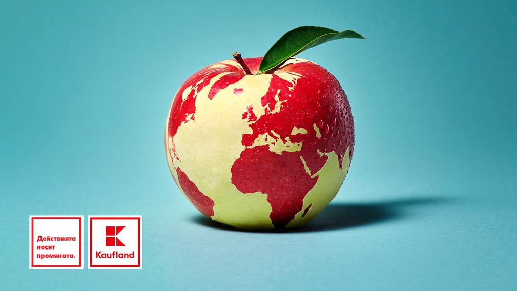 Kaufland: Действията носят промяната Изображение на ябълка, която е оцветена в червено и жълто, подобно на земното къбло