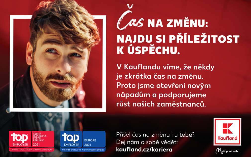 Čas na změnu! Najdi si cestu k úspěchu. Mladý muž hledá nové příležitosti.