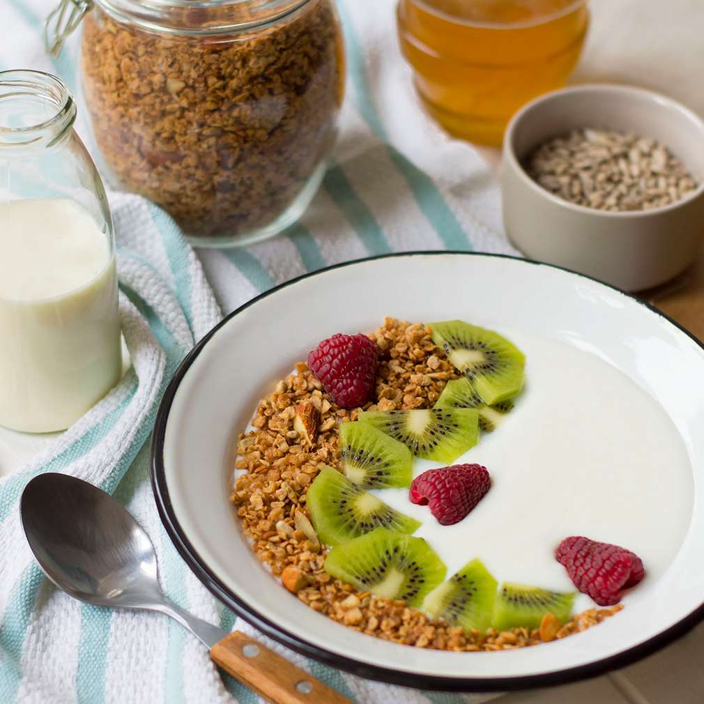 Fotografija recepta Granola s kokosom, bademima i medom Fotografija recepta Granola s kokosom, bademima i medom