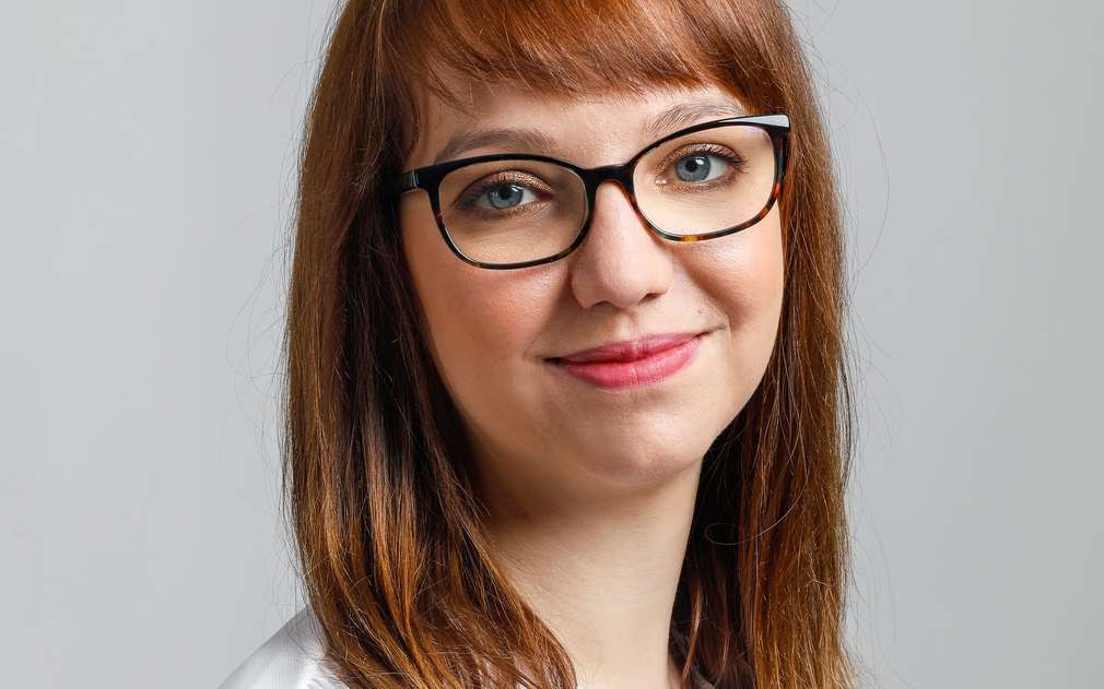 Mitarbeiter-Portraitaufnahme Selina Beck Mitarbeiter-Portraitaufnahme Selina Beck