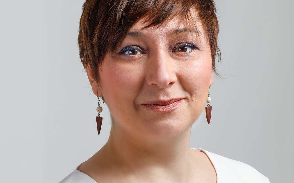Mitarbeiter-Portraitaufnahme Selina Beck Mitarbeiter-Portraitaufnahme Selina Beck