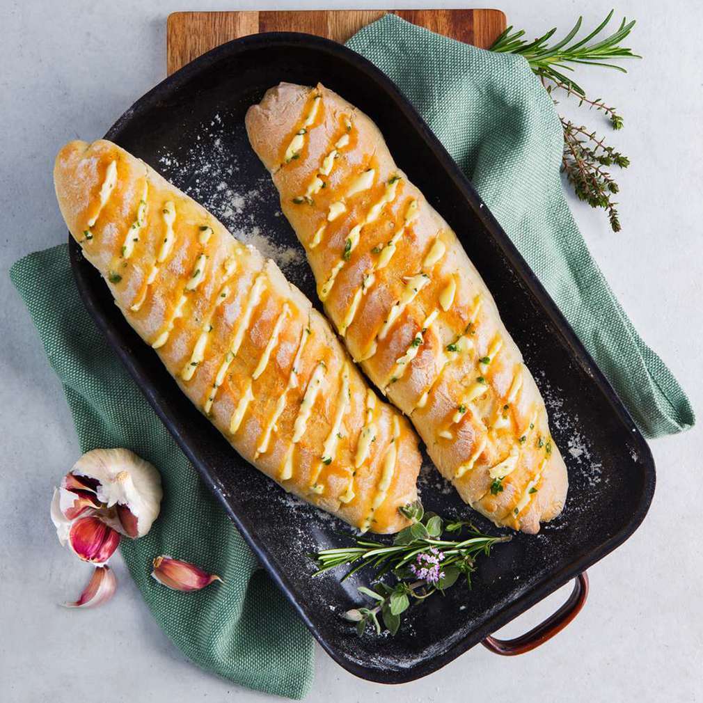 Fotografija recepta Baguette sa začinima i češnjakom Fotografija recepta Baguette sa začinima i češnjakom