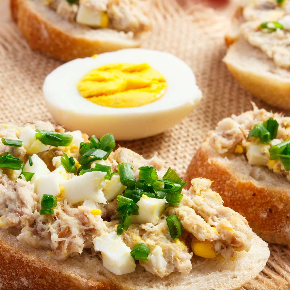 Zdjęcie przepisu Pasta do pieczywa z wędzonej ryby i jajek Zdjęcie przepisu Pasta do pieczywa z wędzonej ryby i jajek