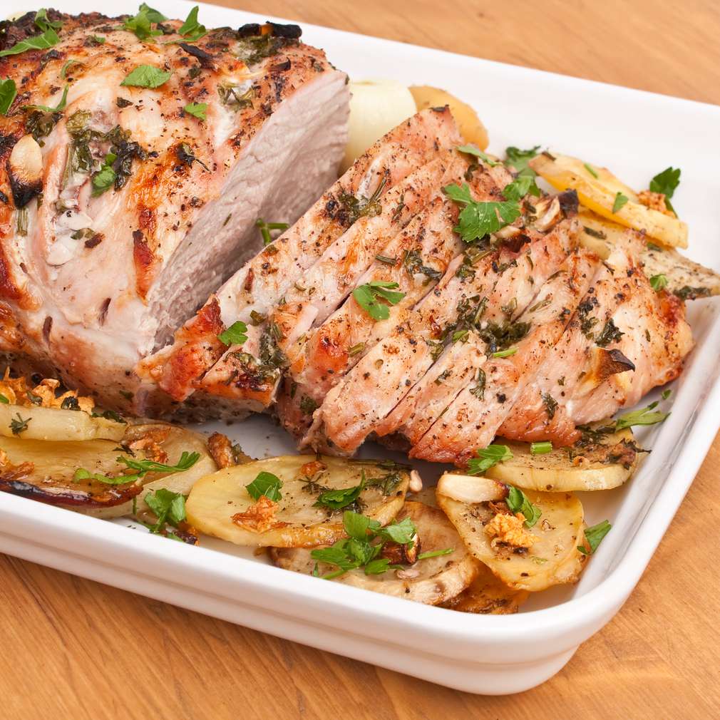 Mușchi de porc cu rondele de cartofi Mușchi de porc cu rondele de cartofi