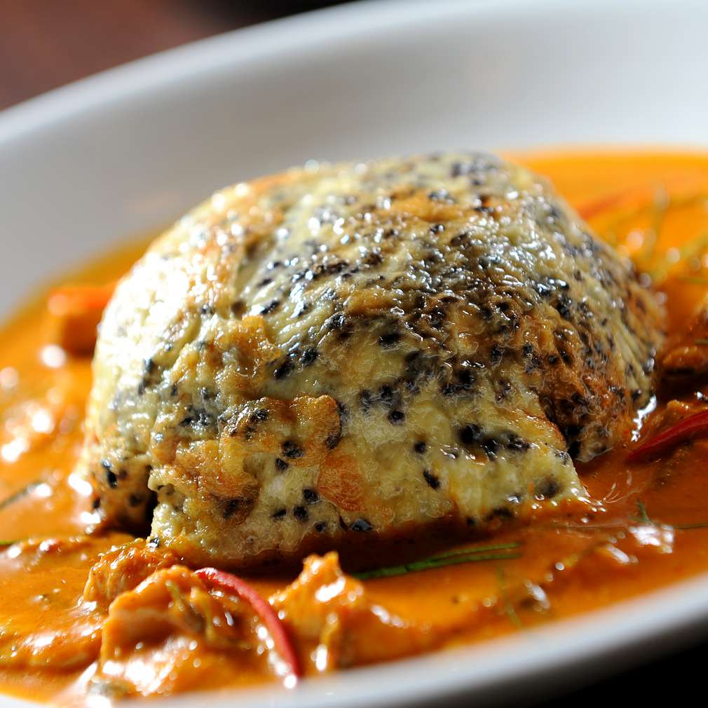 Omletă cu sos de curry Omletă cu sos de curry
