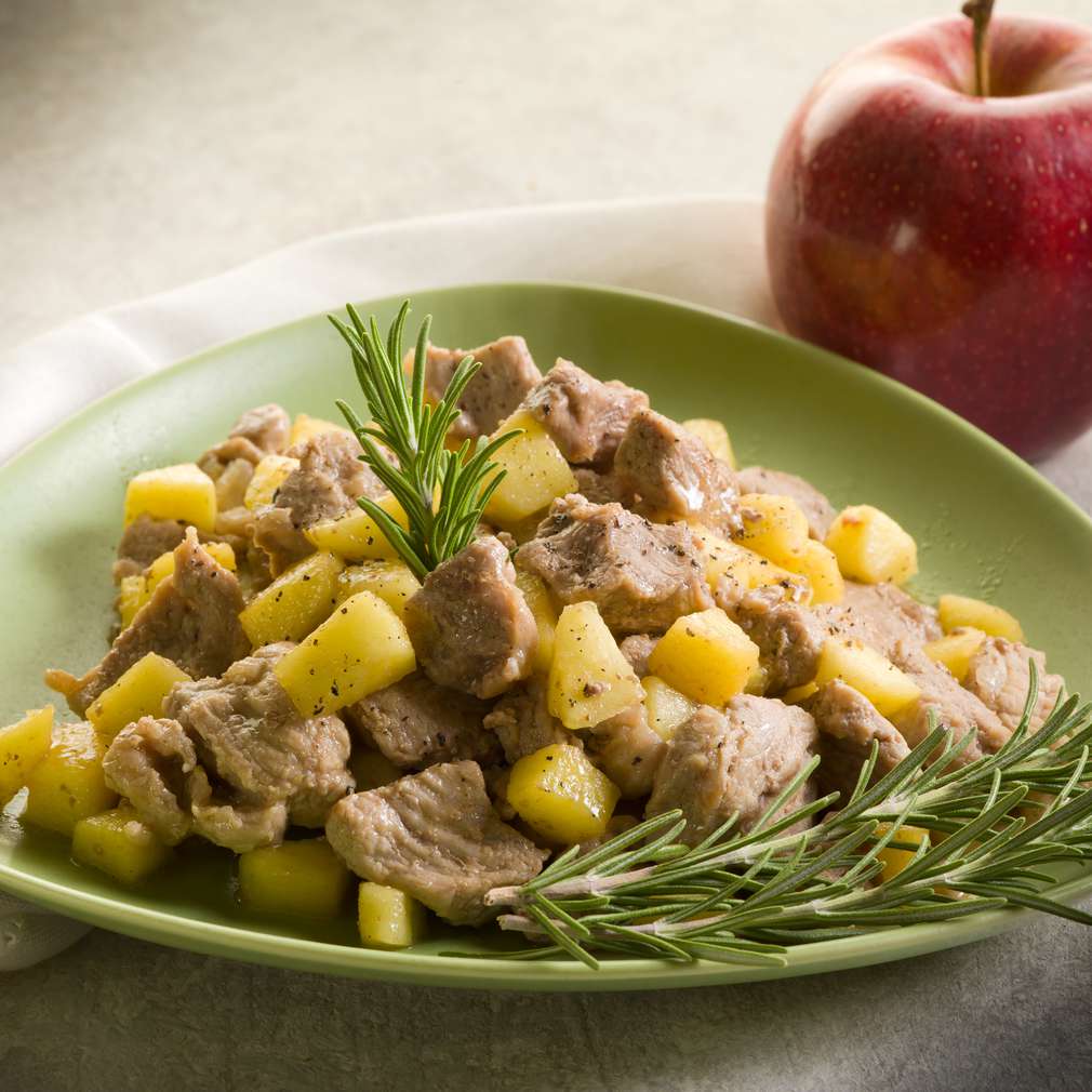 Imaginea rețetei Carne de vițel cu mere Imaginea rețetei Carne de vițel cu mere