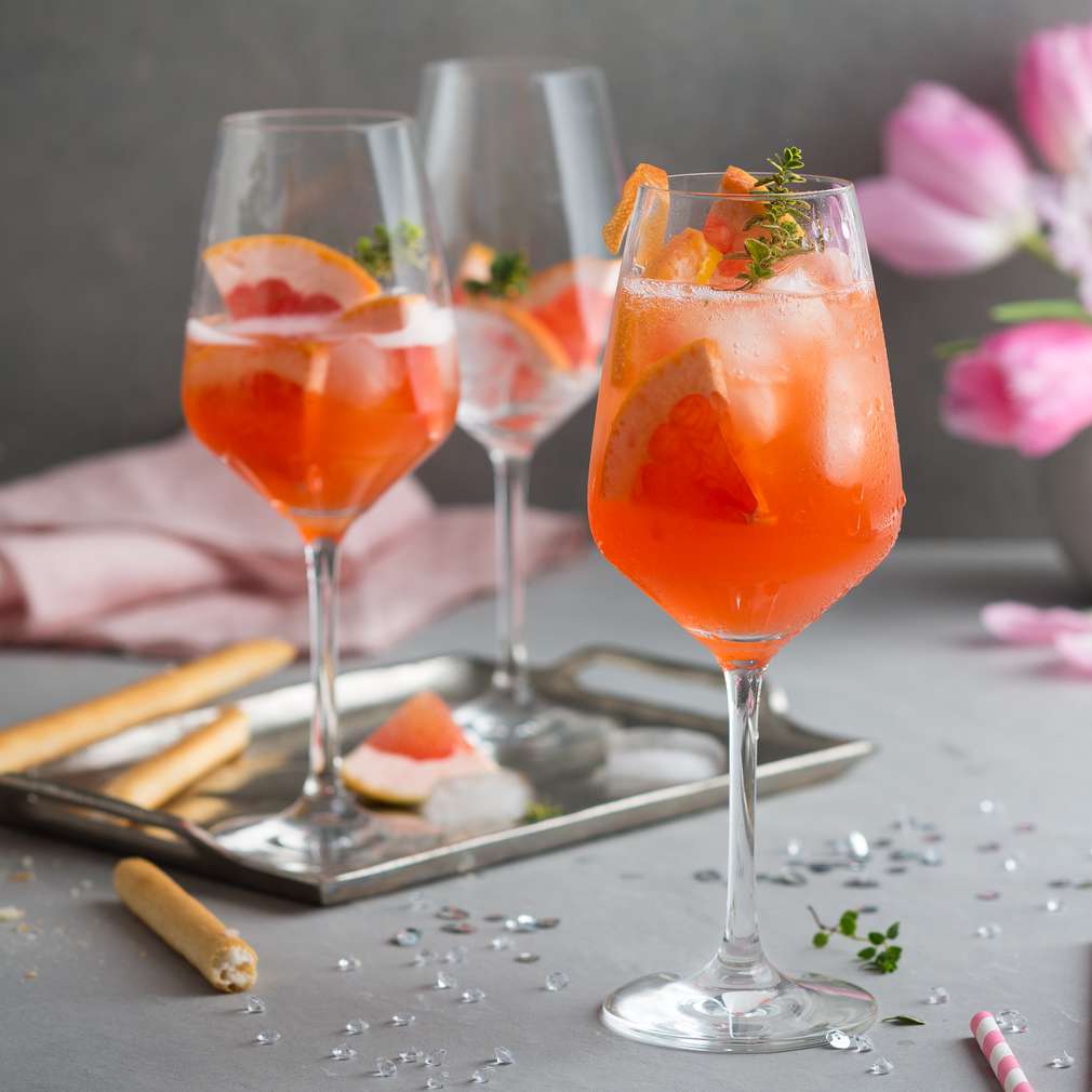 Imaginea rețetei Cocktail roz cu grepfrut