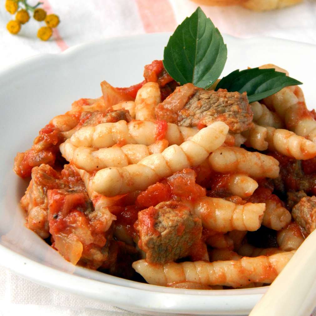 Paste cu carne Paste cu carne