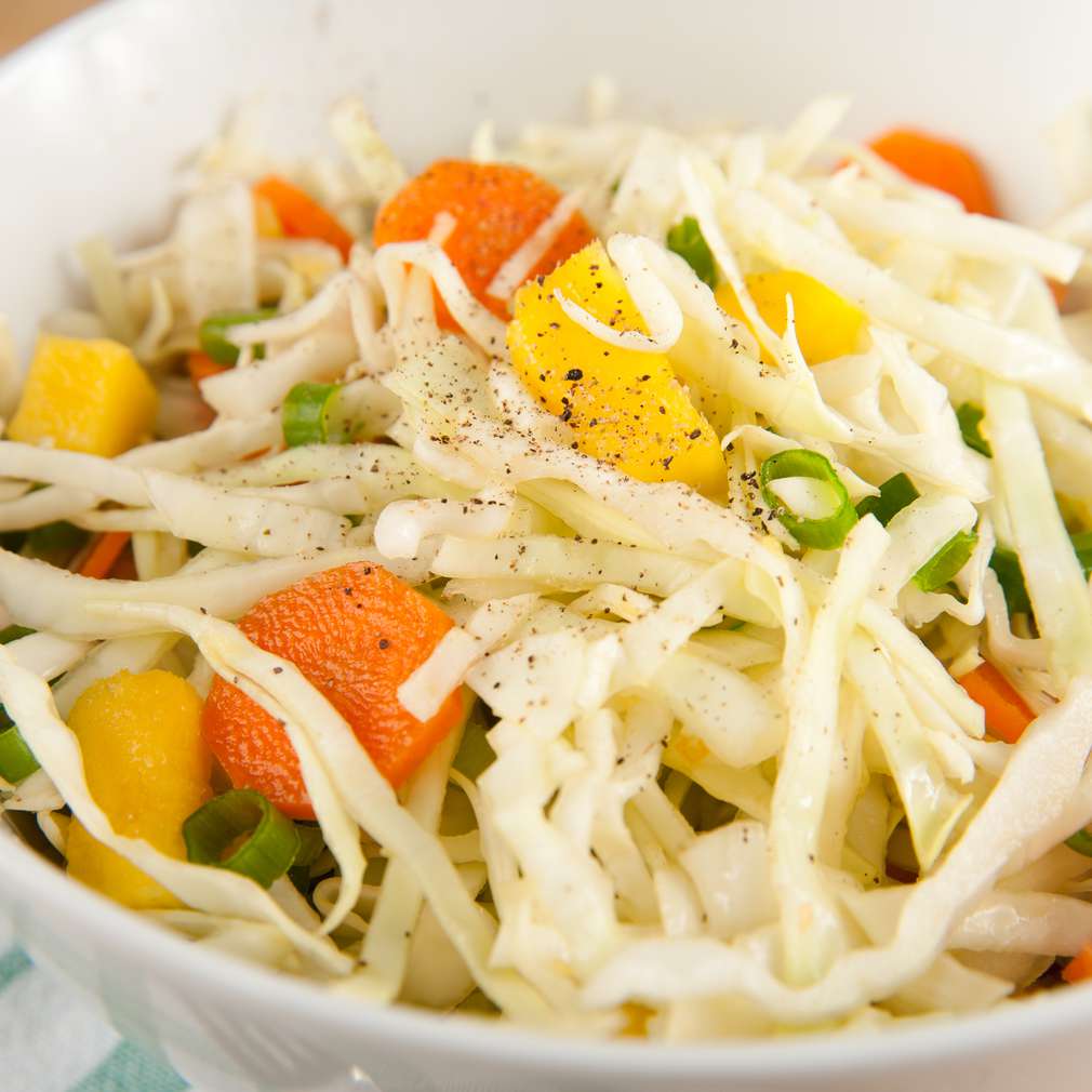 Salată de varză cu mango Salată de varză cu mango