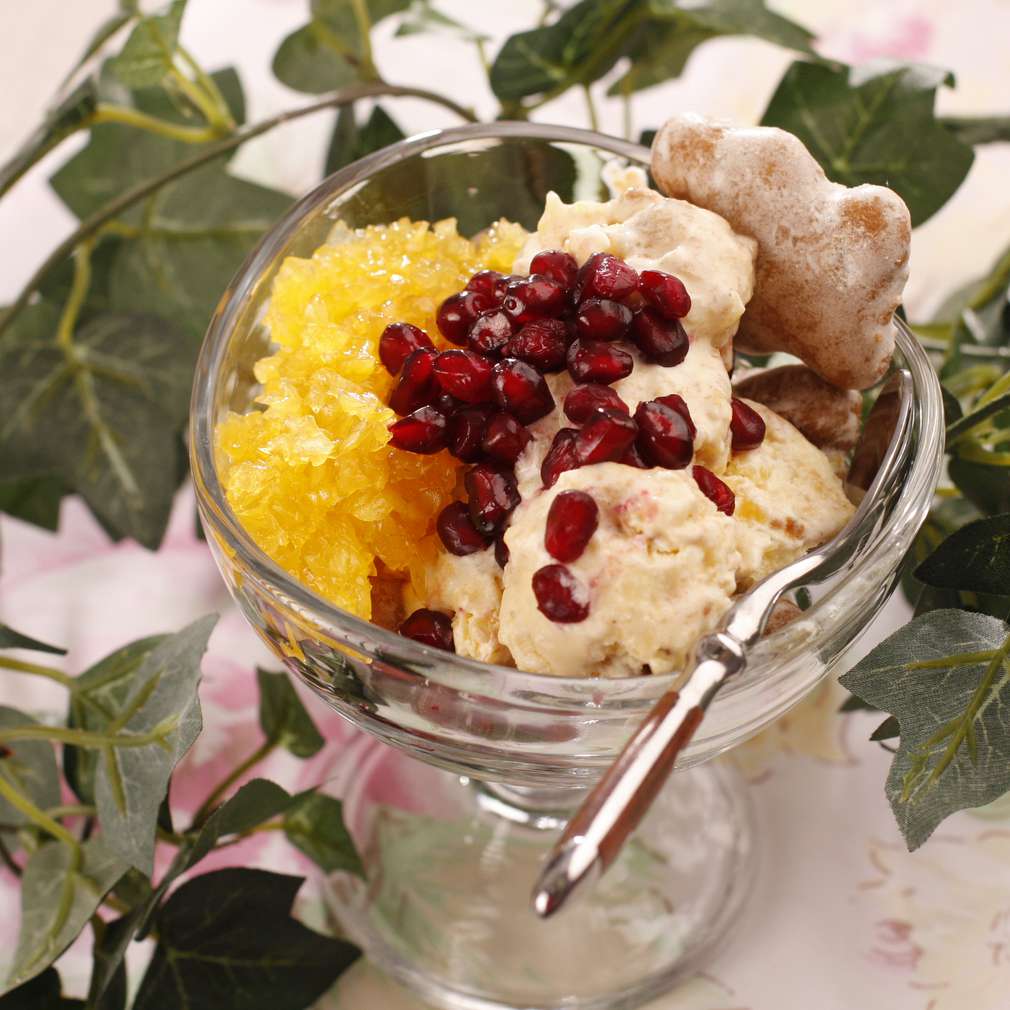 Imaginea rețetei Parfe cu mango și turtă dulce Imaginea rețetei Parfe cu mango și turtă dulce