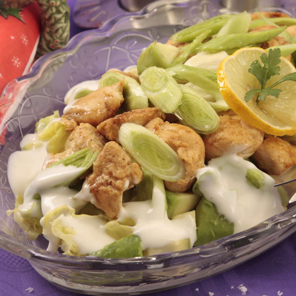Salată cu avocado și pui Salată cu avocado și pui