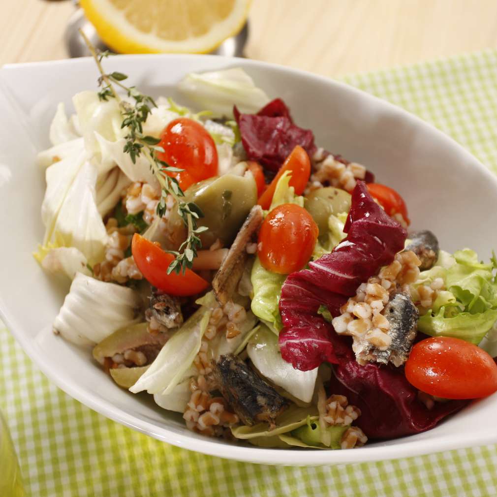 Salată de bulgur cu ton și radicchio Salată de bulgur cu ton și radicchio