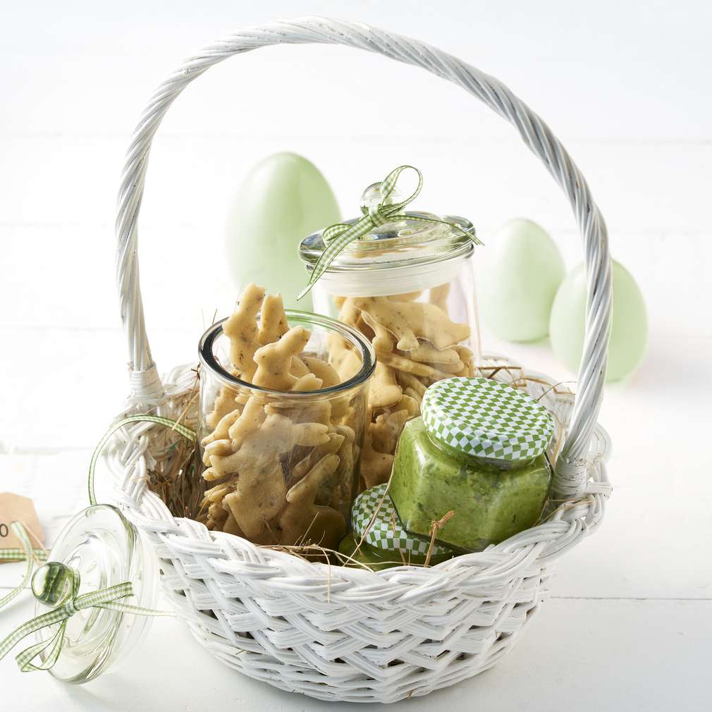 Abbildung des Rezepts Homemade Kräuternudeln mit Frühlingszwiebel-Pesto Abbildung des Rezepts Homemade Kräuternudeln mit Frühlingszwiebel-Pesto