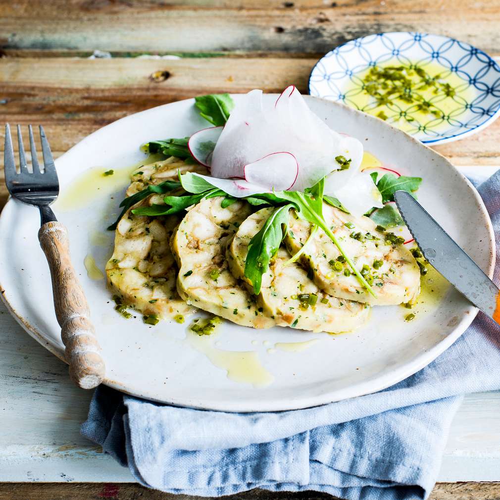 Abbildung des Rezepts Breznknödel-Carpaccio mit Rettichsalat Abbildung des Rezepts Breznknödel-Carpaccio mit Rettichsalat