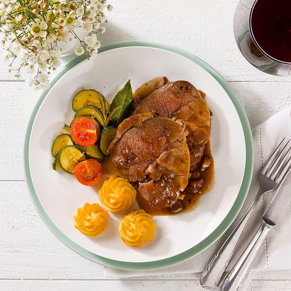 Abbildung des Rezepts Lammkeule aus dem Rotweinsud Abbildung des Rezepts Lammkeule aus dem Rotweinsud
