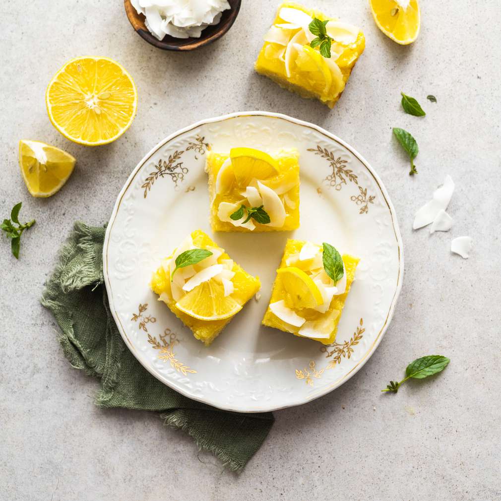 Zobrazit Kokosová buchta s citrónovou polevou receptů