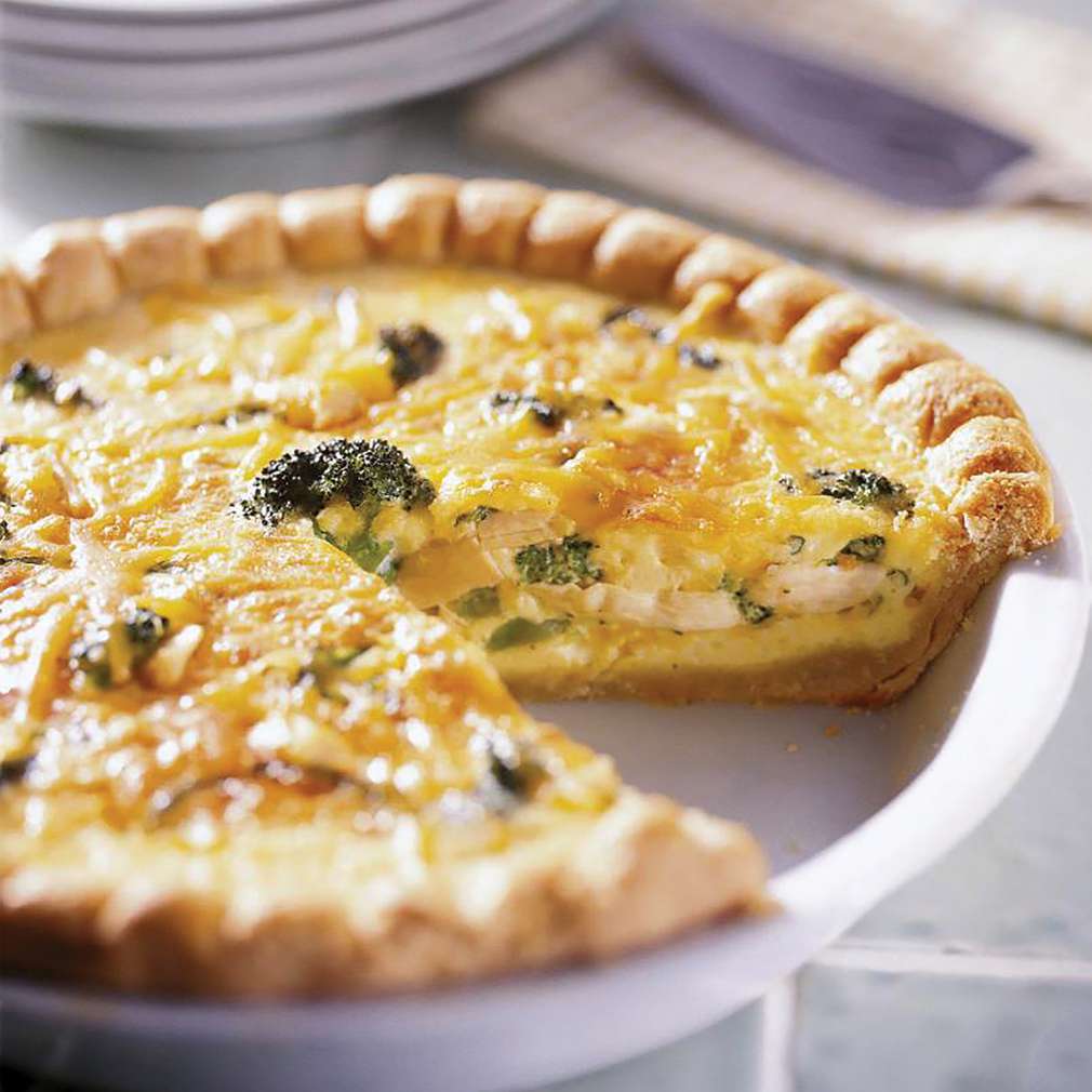 Imaginea rețetei Quiche cu pui și broccoli Imaginea rețetei Quiche cu pui și broccoli