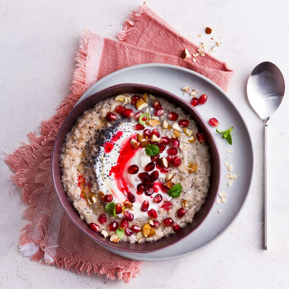 Abbildung des Rezepts Granatapfel-Mohn-Porridge Abbildung des Rezepts Granatapfel-Mohn-Porridge