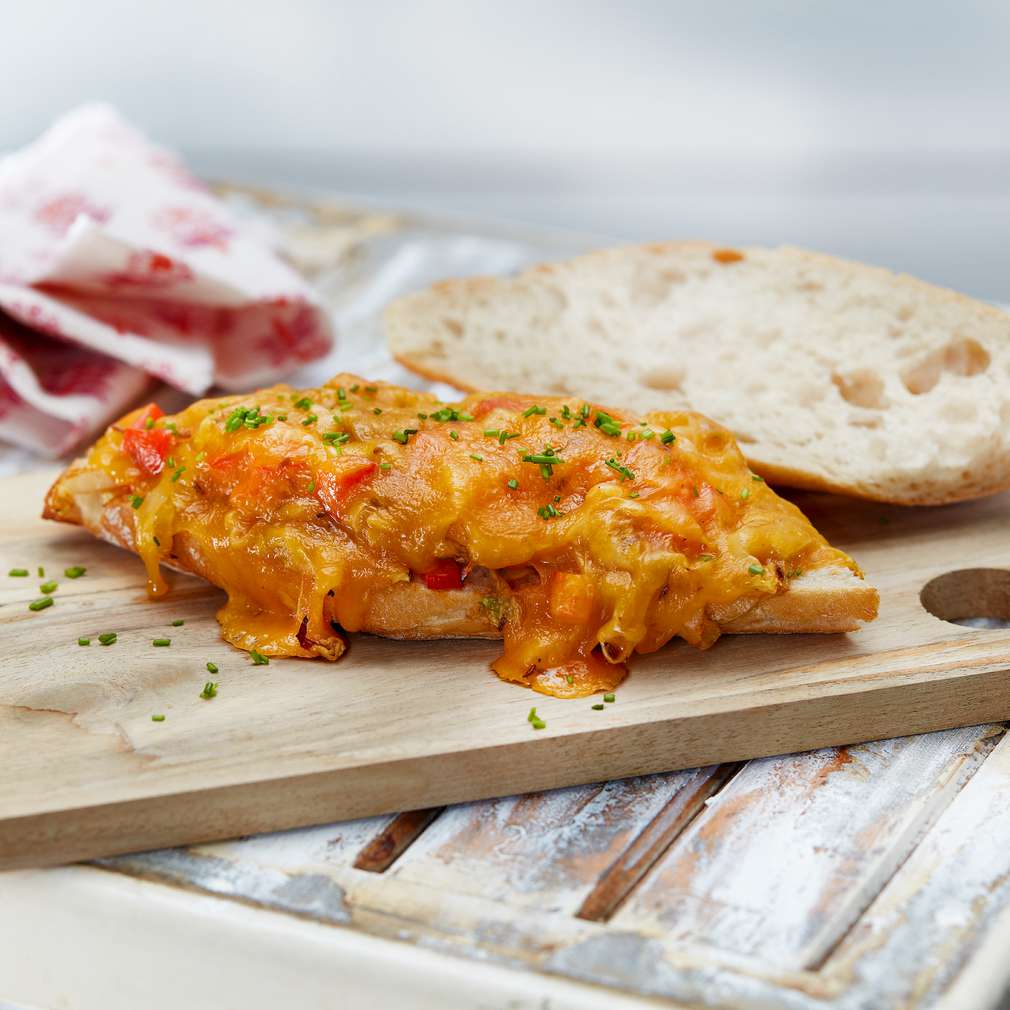 Abbildung des Rezepts Baguette mit gebratenem Spitzkohl und Cheddar Abbildung des Rezepts Baguette mit gebratenem Spitzkohl und Cheddar