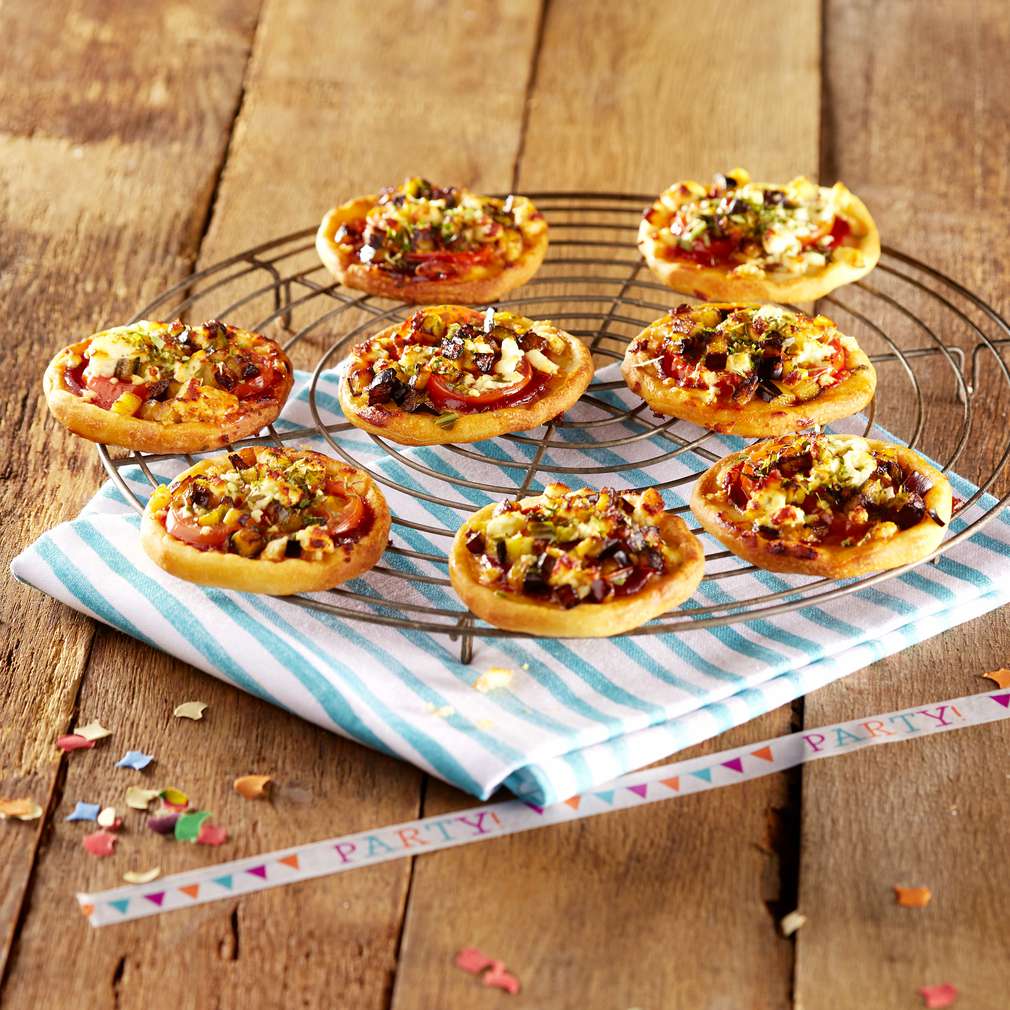 Abbildung des Rezepts Minipizza mit Aubergine und Schafskäse Abbildung des Rezepts Minipizza mit Aubergine und Schafskäse