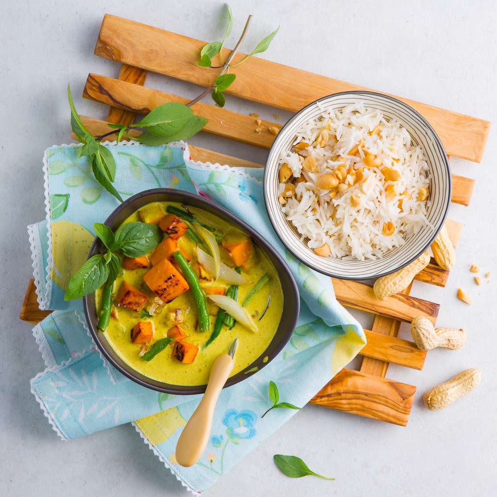 Abbildung des Rezepts Süßkartoffel-Curry mit Erdnuss-Reis