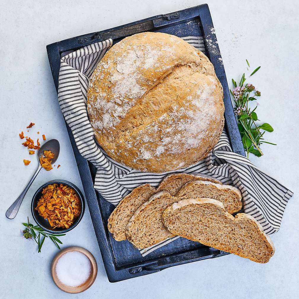 Zobrazit Špaldový chléb s cibulkou receptů