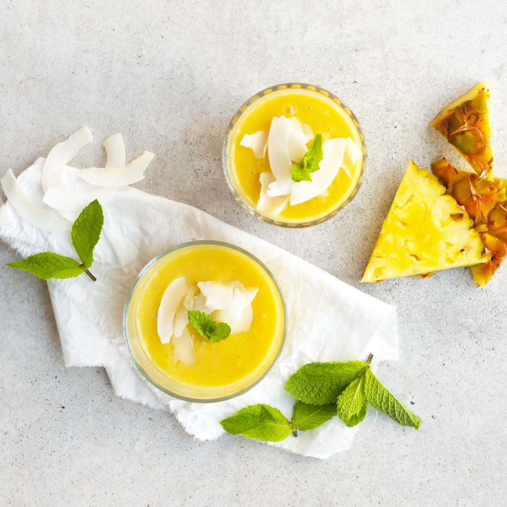 Zobrazit Ananasovo-jogurtové smoothie s ovesnými vločkami receptů