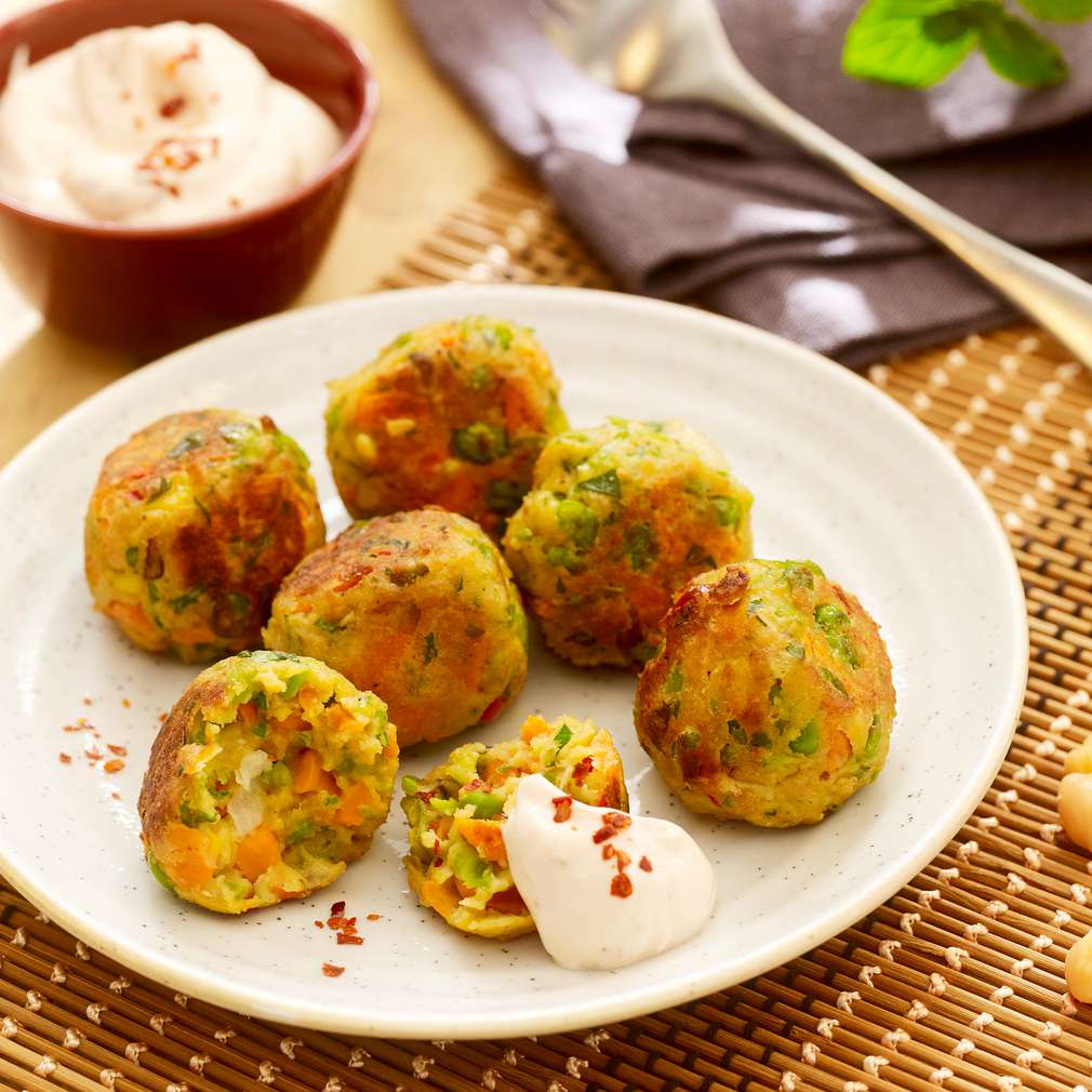 Abbildung des Rezepts Gemüsefalafel mit Joghurtdip Abbildung des Rezepts Gemüsefalafel mit Joghurtdip