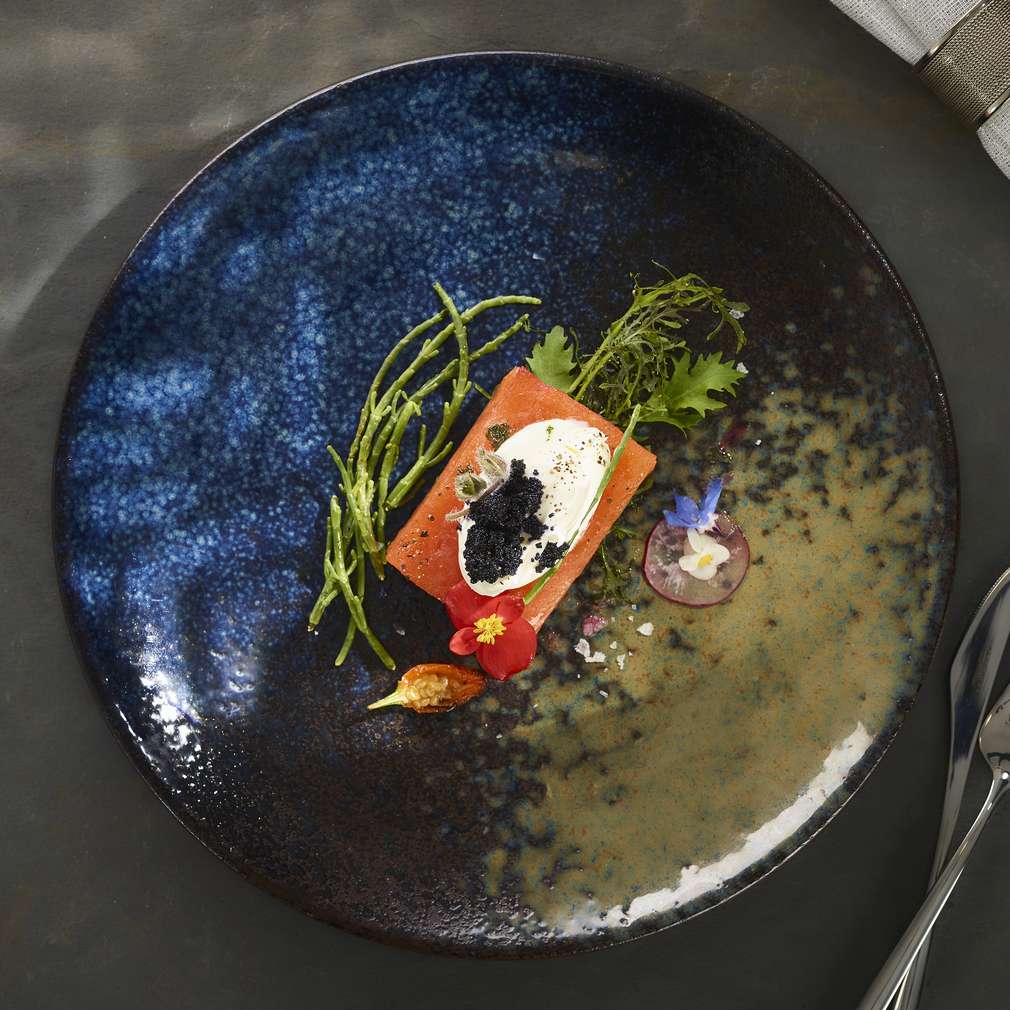 Somon Gravadlax cu sfeclă și votcă | Rețetă de Chef Foa Somon Gravadlax cu sfeclă și votcă | Rețetă de Chef Foa