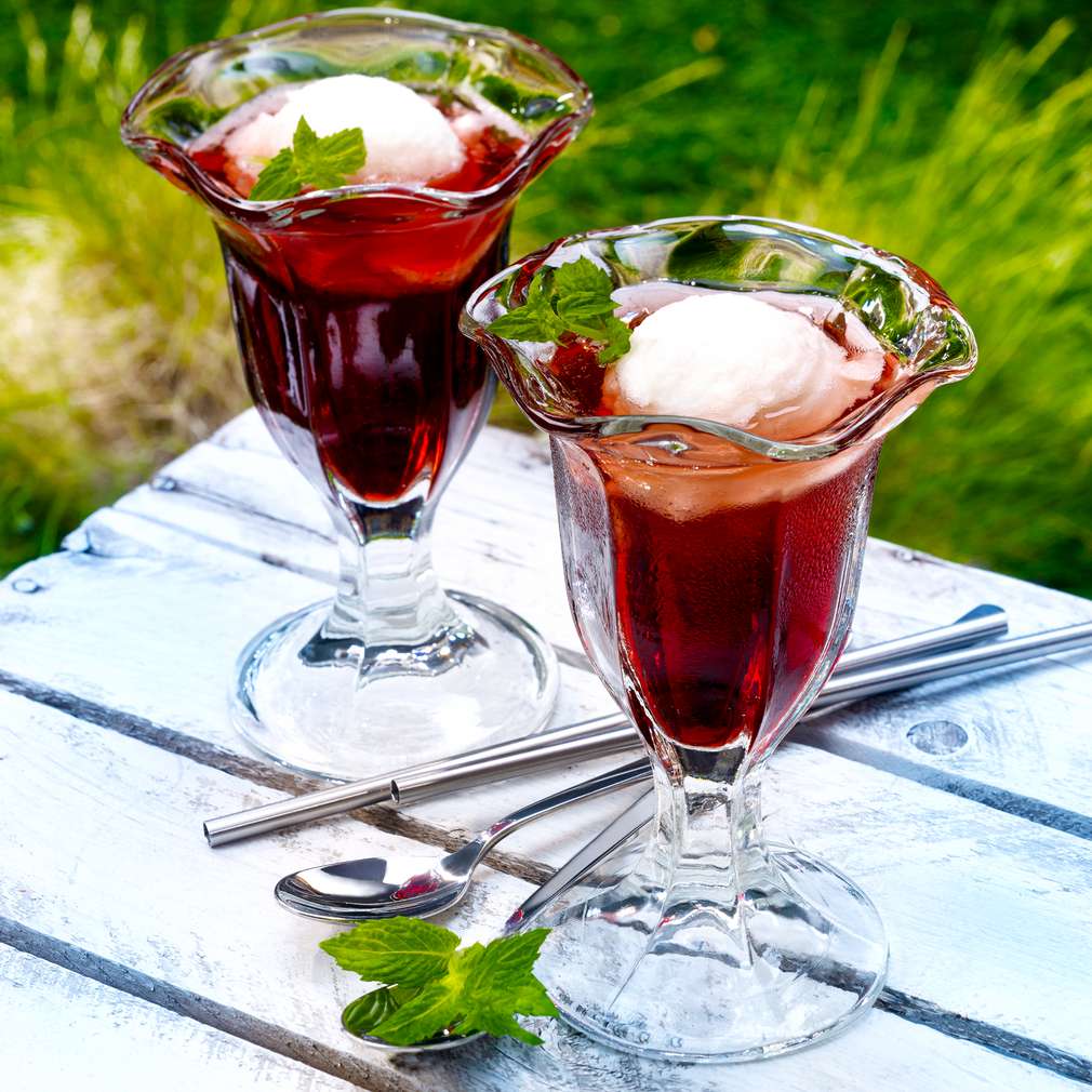 Abbildung des Rezepts Kirsch-Zitronen-Cocktail Abbildung des Rezepts Kirsch-Zitronen-Cocktail