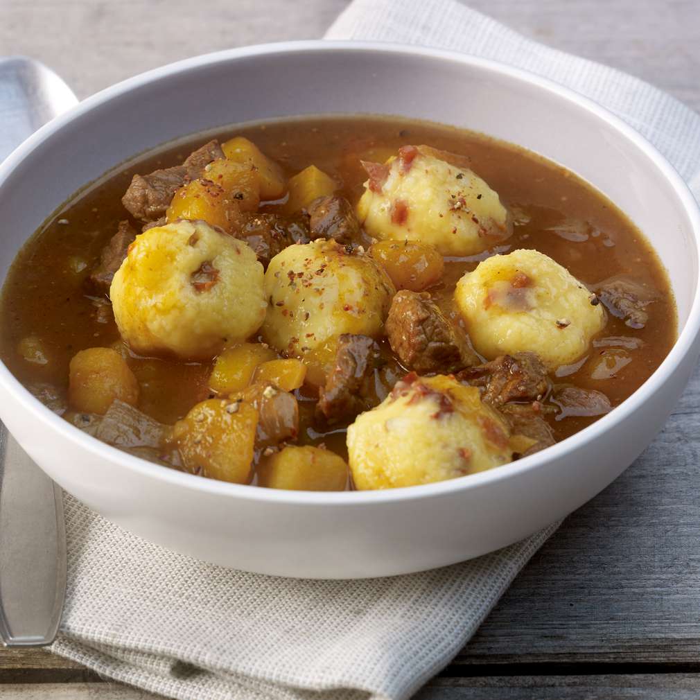 Abbildung des Rezepts Gulaschsuppe mit Butternut-Klößchen Abbildung des Rezepts Gulaschsuppe mit Butternut-Klößchen