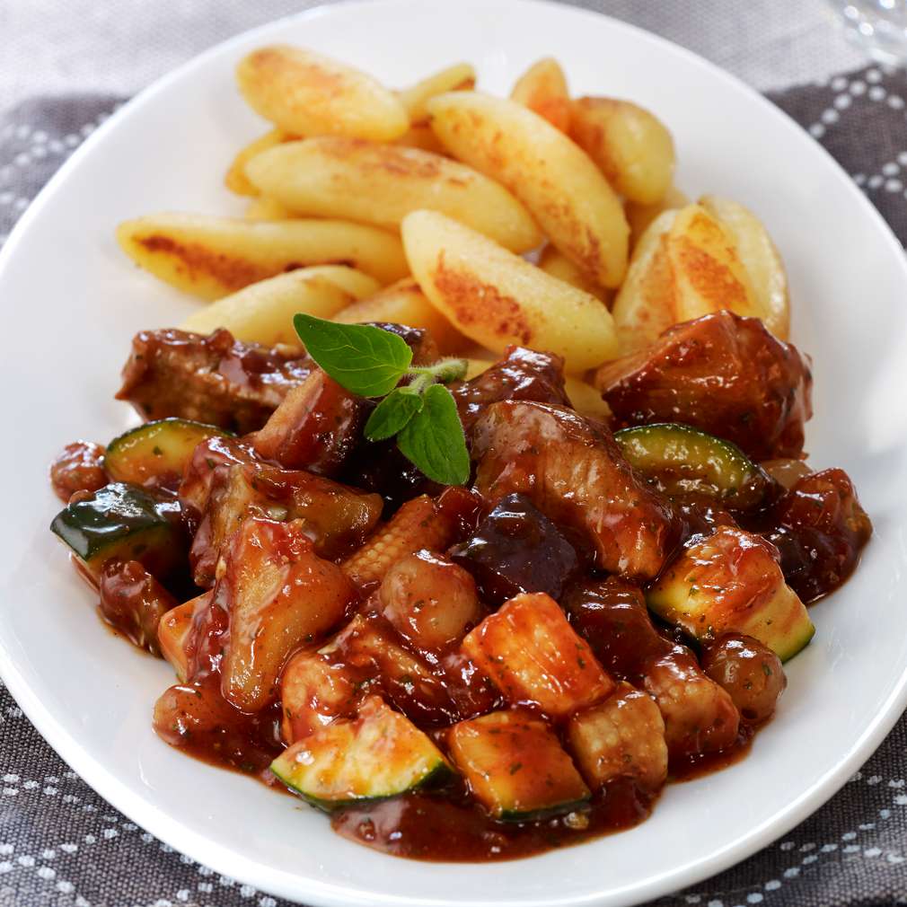 Abbildung des Rezepts Rheinisches Sommergulasch Abbildung des Rezepts Rheinisches Sommergulasch