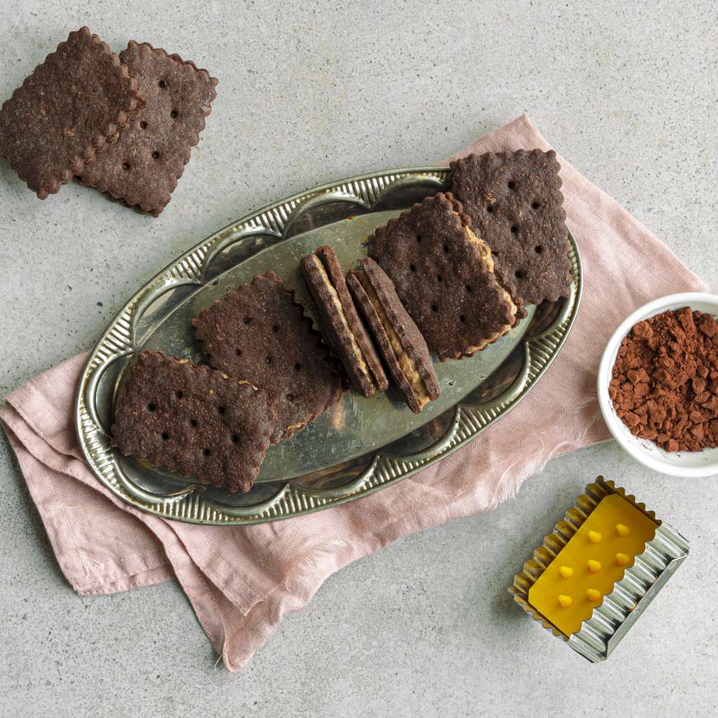 Kakaové sušenky plněné čokoládovým krémem