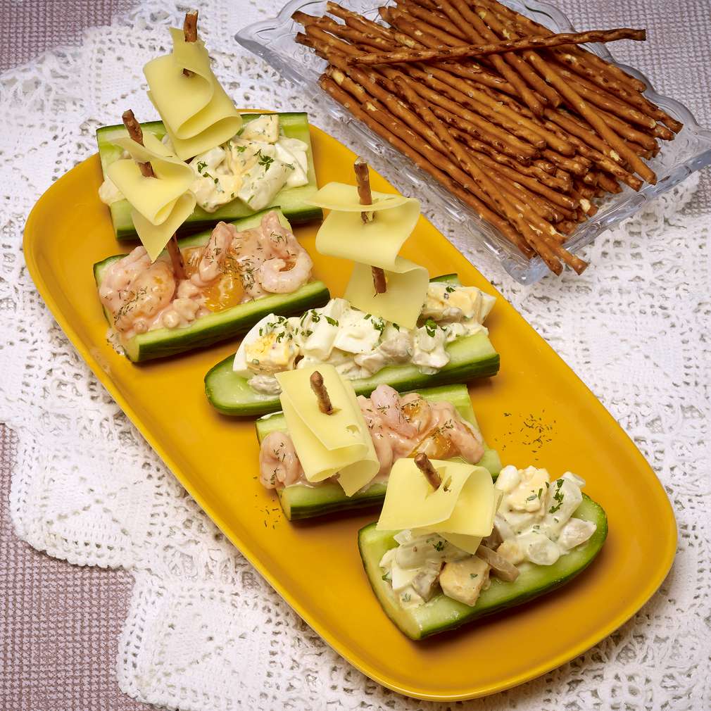 Abbildung des Rezepts Gurkenschiffchen mit zweierlei Salat Abbildung des Rezepts Gurkenschiffchen mit zweierlei Salat