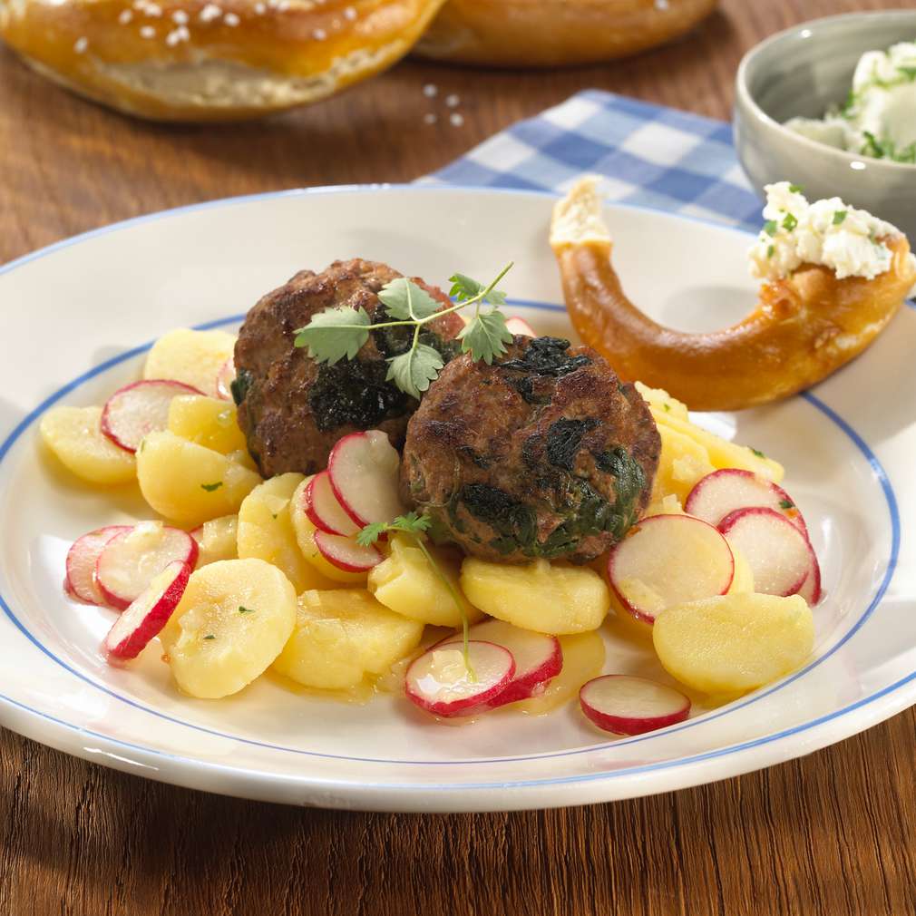 Abbildung des Rezepts Schwäbischer Kartoffelsalat mit Spinat-Hackbällchen Abbildung des Rezepts Schwäbischer Kartoffelsalat mit Spinat-Hackbällchen