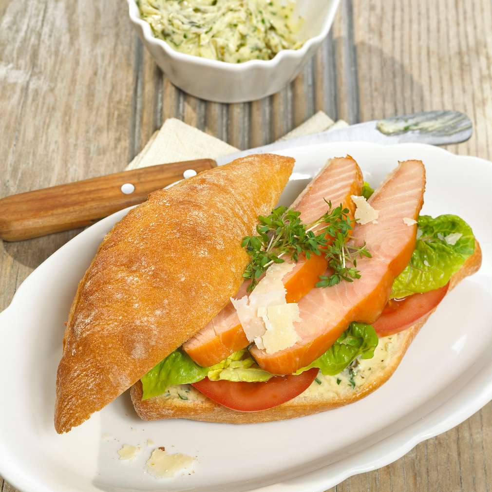 Abbildung des Rezepts Eismeer-Lachsforellen-Baguette Abbildung des Rezepts Eismeer-Lachsforellen-Baguette