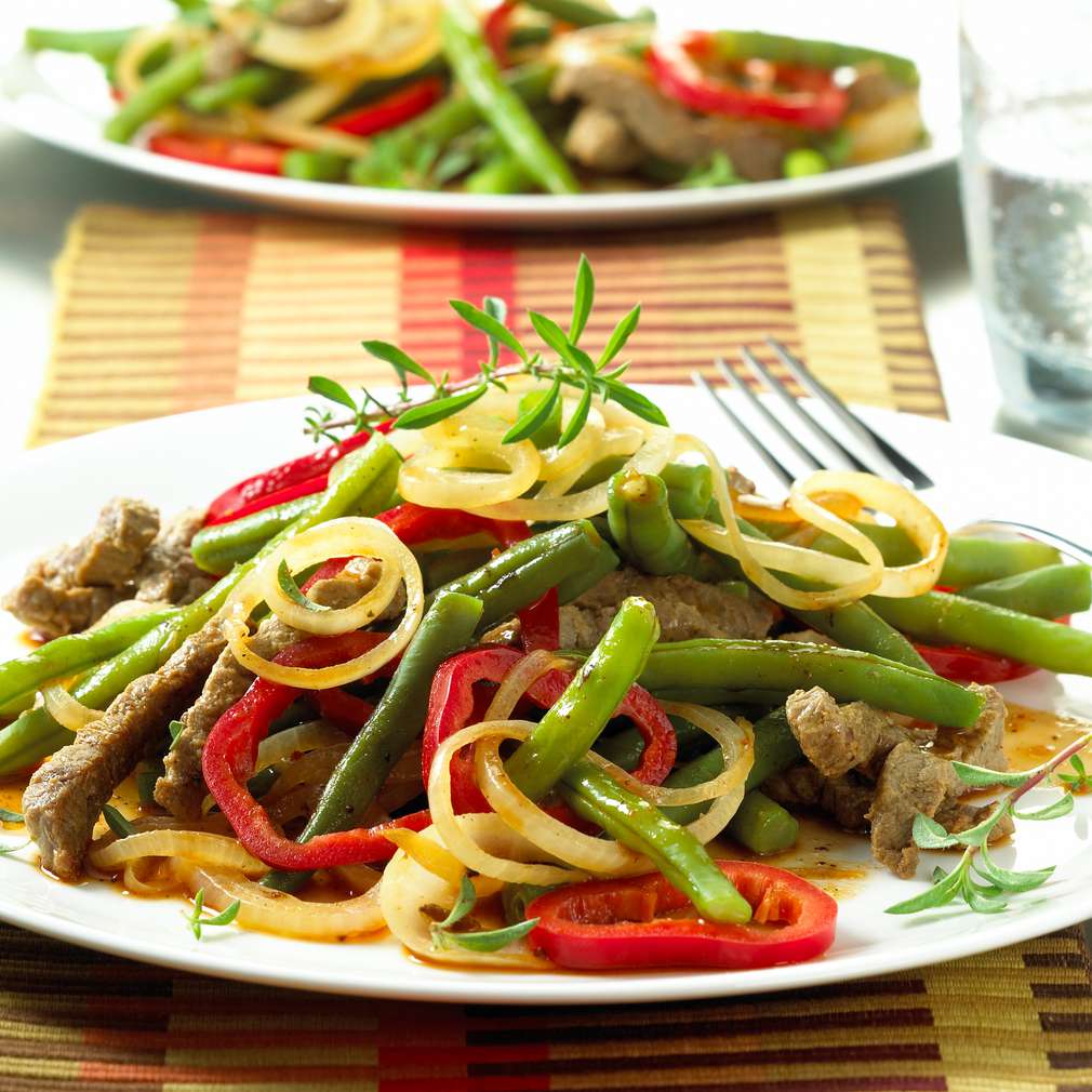 Abbildung des Rezepts Bohnensalat mit Rindfleischstreifen Abbildung des Rezepts Bohnensalat mit Rindfleischstreifen