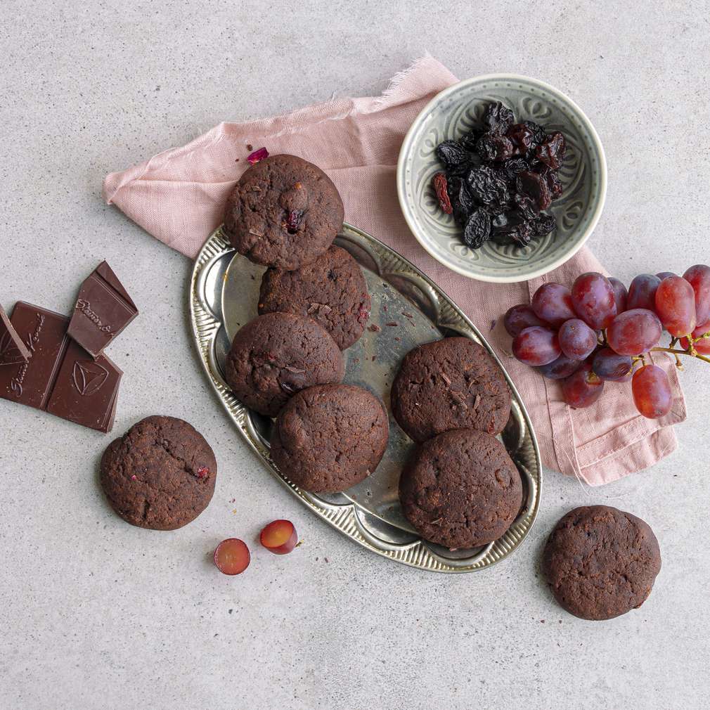 Kakaové sušenky s čokoládou a rozinkami jumbo
