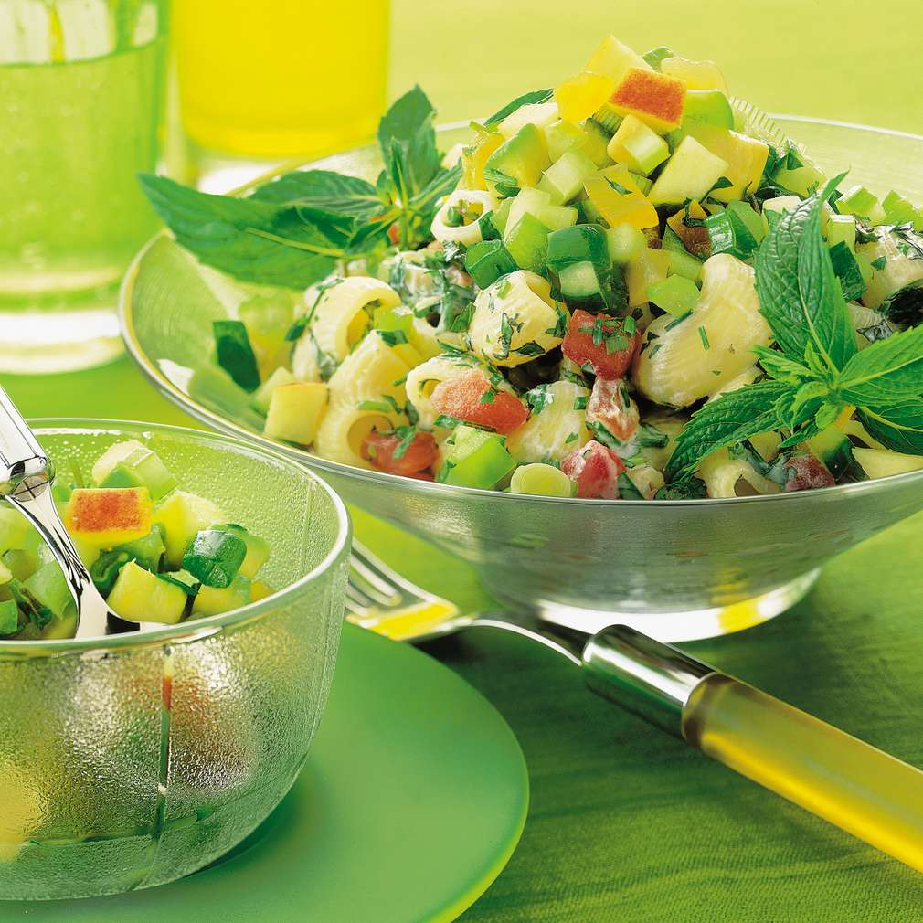 Lumache cu salsa de castraveți Lumache cu salsa de castraveți