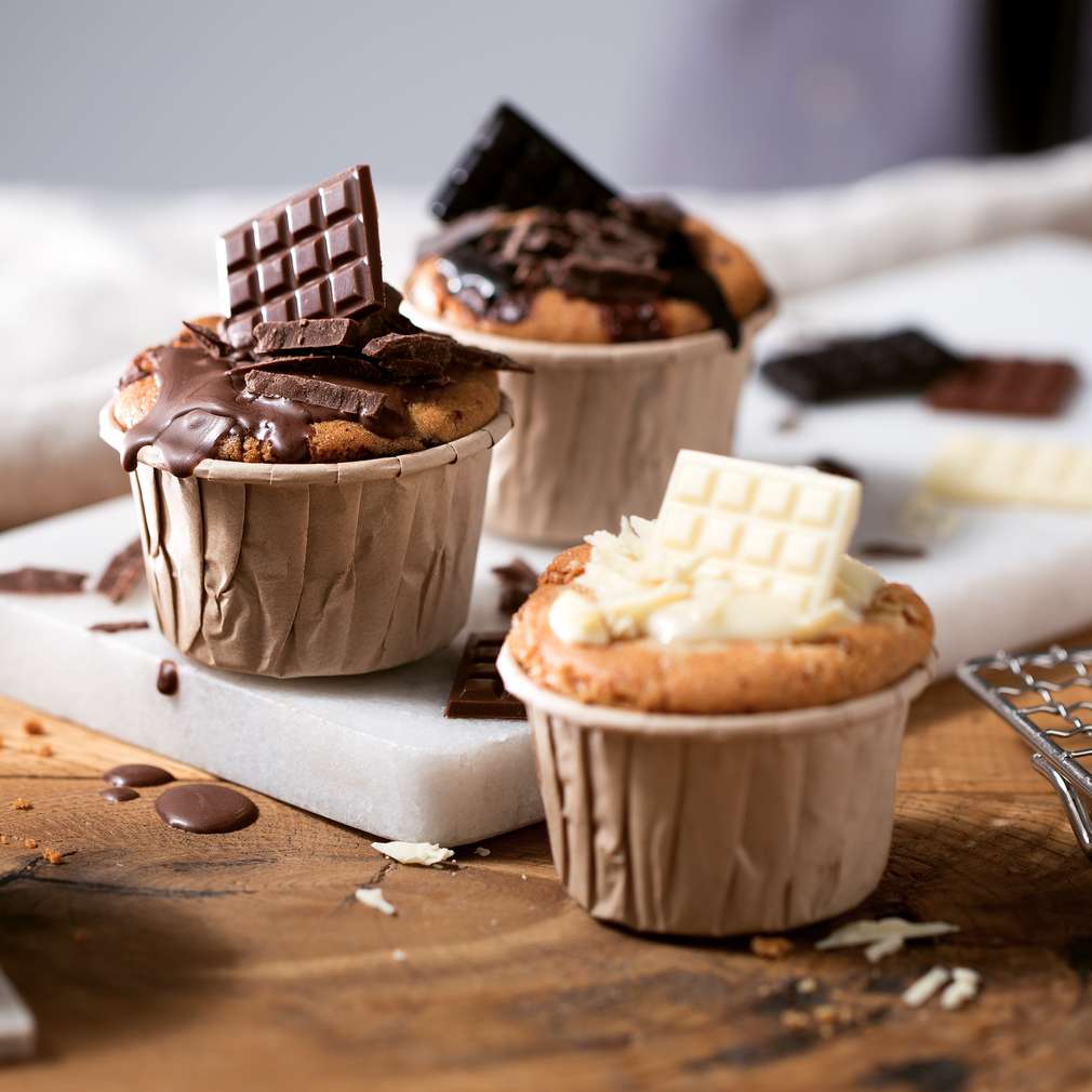 Imaginea rețetei Brioșe cu 3 feluri de ciocolată