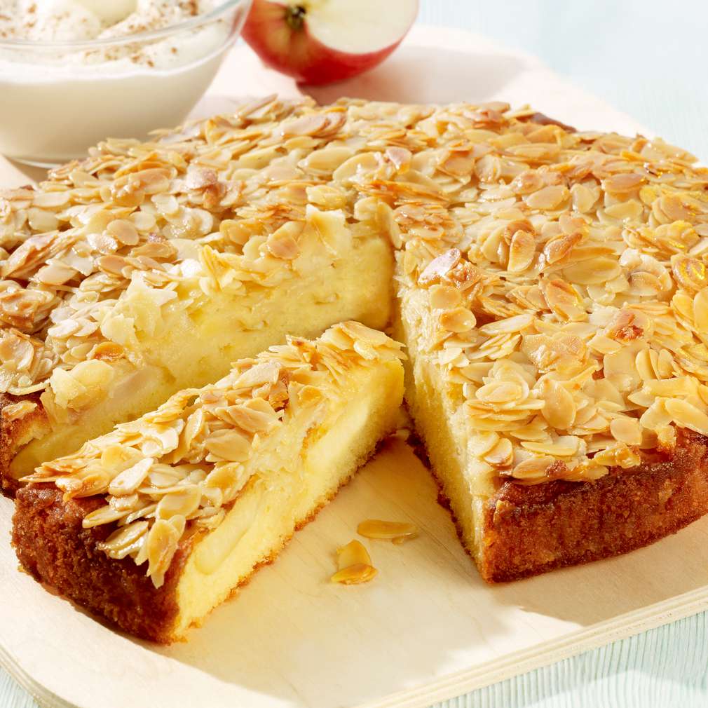 Zobrazit Jablkovo-hruškový koláč s mandlemi receptů