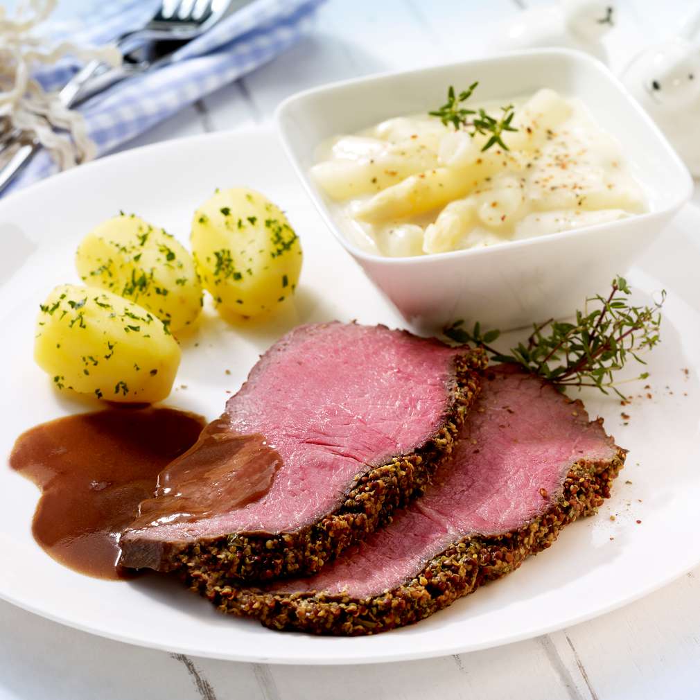 Abbildung des Rezepts Roastbeef mit Spargelragout und Kräuterkartoffeln Abbildung des Rezepts Roastbeef mit Spargelragout und Kräuterkartoffeln
