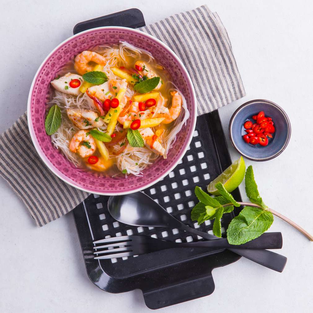 Abbildung des Rezepts Thailändische Meeresfrüchte-Suppe „Laksa" Abbildung des Rezepts Thailändische Meeresfrüchte-Suppe „Laksa"