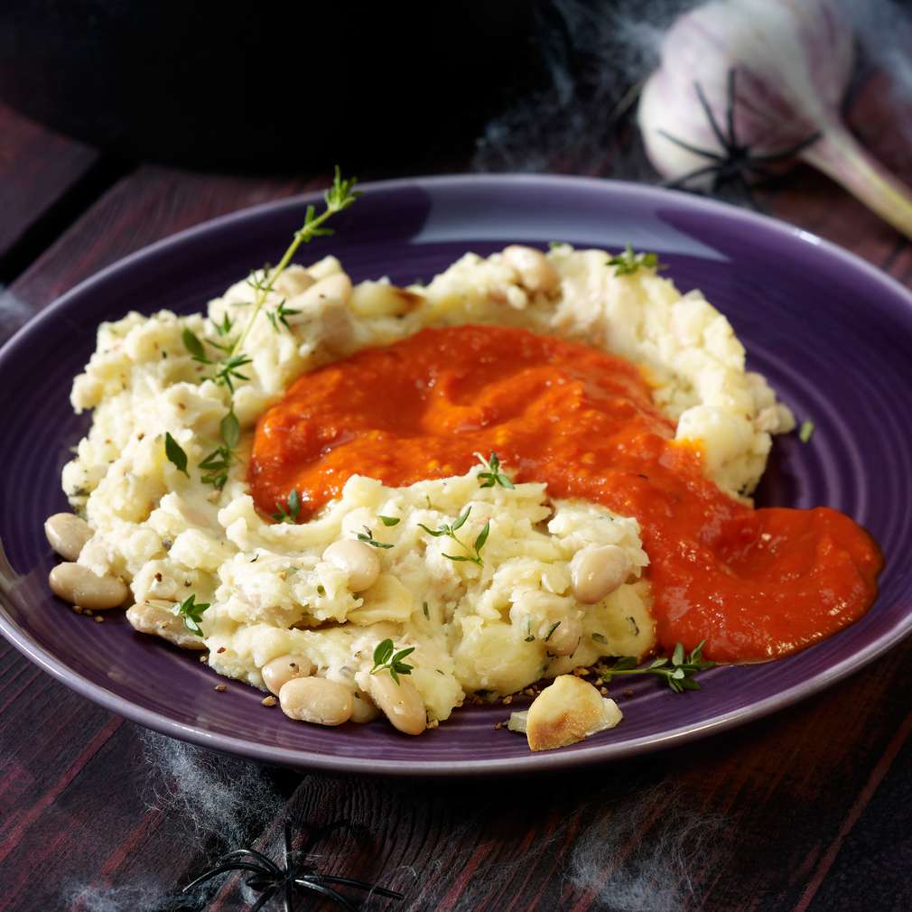 Abbildung des Rezepts Kartoffel-Bohnenstampf mit Knoblauch und Ofenpaprika Abbildung des Rezepts Kartoffel-Bohnenstampf mit Knoblauch und Ofenpaprika