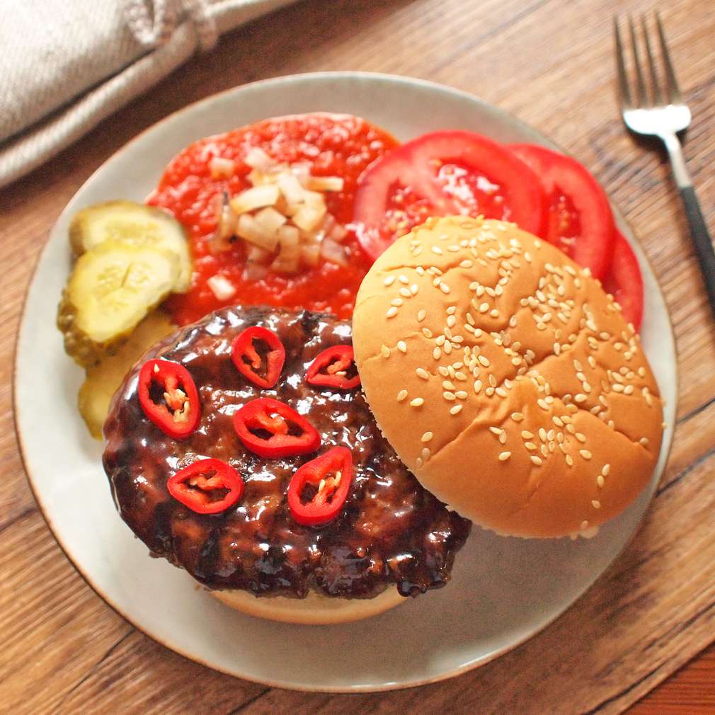 Zobrazit Pálivý BBQ burger receptů