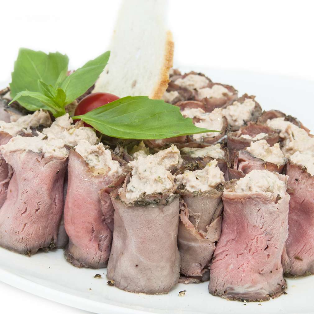 Rulouri de vitello tonnato Rulouri de vitello tonnato
