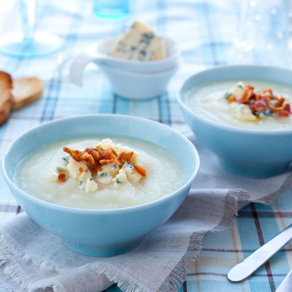Supă cremă de conopidă cu gorgonzola și cu bacon Supă cremă de conopidă cu gorgonzola și cu bacon