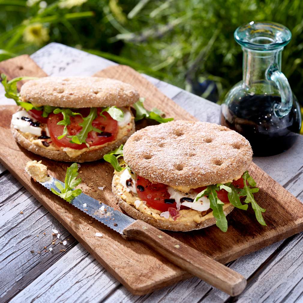 Abbildung des Rezepts Toastbrötchen „Italia“ Abbildung des Rezepts Toastbrötchen „Italia“