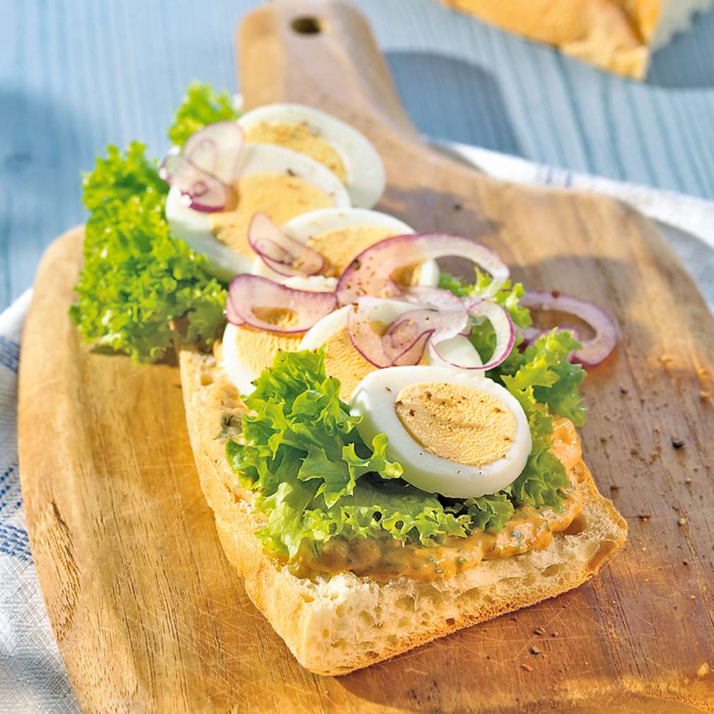 Abbildung des Rezepts Kräuterbaguette mit Ei Abbildung des Rezepts Kräuterbaguette mit Ei